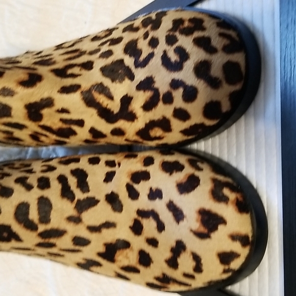 𝅺Aldo leopard ankle boots - Picture 8 of 9